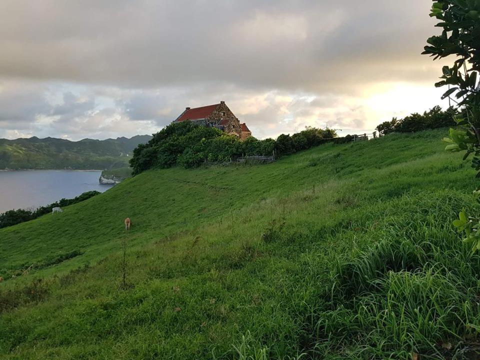 Florabells Iraya Guest House - Batanes Basco Extérieur photo