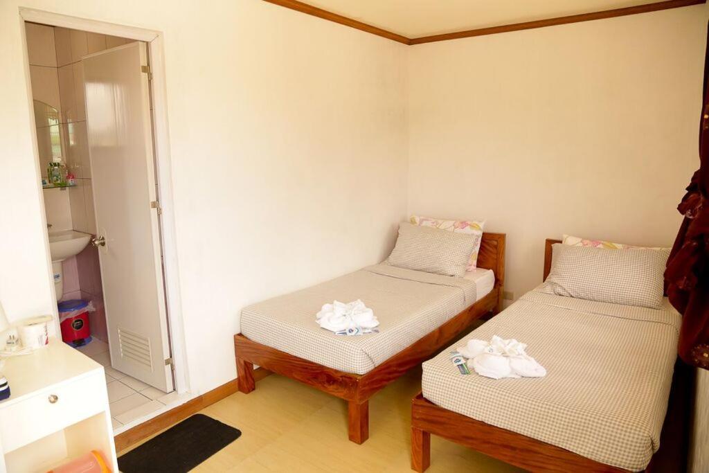 Florabells Iraya Guest House - Batanes Basco Extérieur photo